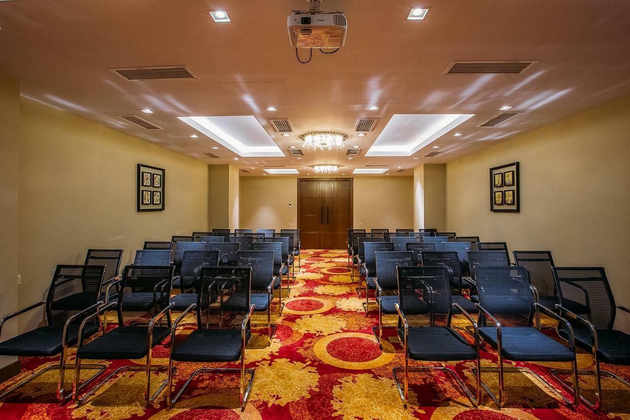 Horizont Hotel ティビリシ エクステリア 写真